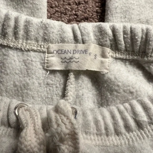 Size small gray sweatpants - Picture 3 of 5